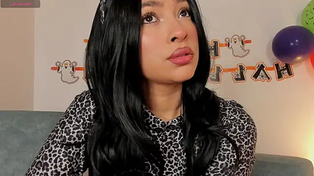 valerycolins online show from 10-27-25, 04:05