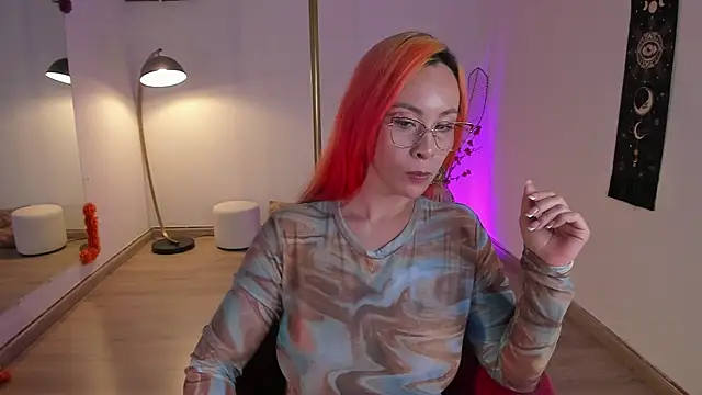 Snapshot of Kat_Art chatting on 01-03-25, 02:10 Kat Art online show from 01-03-25, 02:10