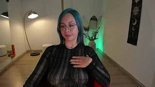 Snapshot of Kat_Art chatting on 02-22-25, 02:39 Kat Art online show from 02-22-25, 02:39