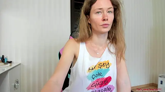 Snapshot of ooksiiii chatting on 09-18-25, 01:02 ooksiiii online show from 09-18-25, 01:02