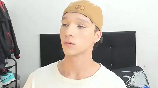 Snapshot of angelcortes chatting on 01-16-25, 11:04 angelcortes online show from 01-16-25, 11:04