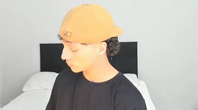 Snapshot of angelcortes chatting on 03-08-25, 02:08 angelcortes online show from 03-08-25, 02:08