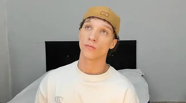 Snapshot of angelcortes chatting on 03-21-25, 03:57 angelcortes online show from 03-21-25, 03:57