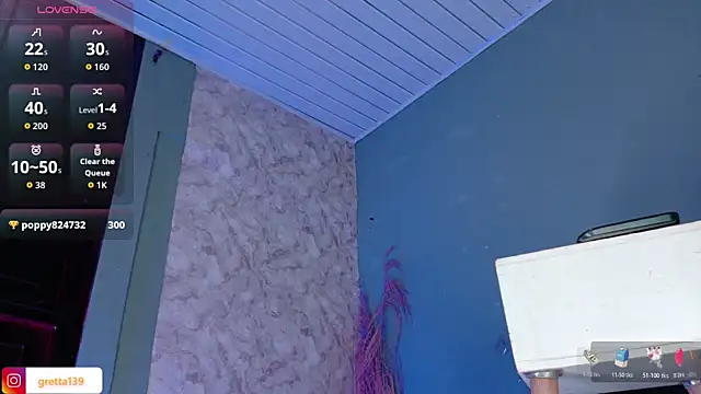 Snapshot of _Gretta chatting on 10-18-25, 07:47 Gretta online show from 10-18-25, 07:47