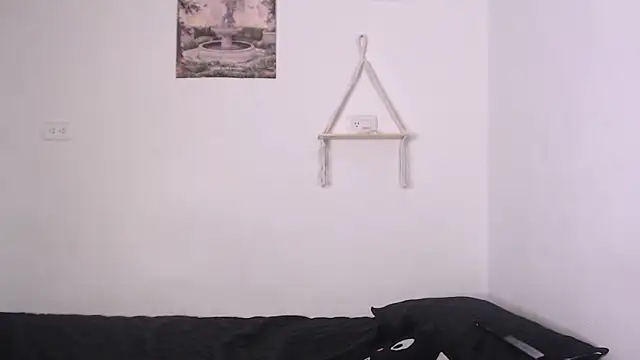 yungelitamor  online show from 01-24-25, 04:48