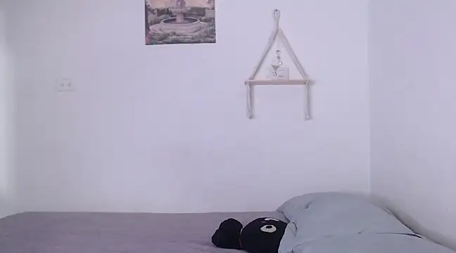 yungelitamor  online show from 02-06-25, 05:03