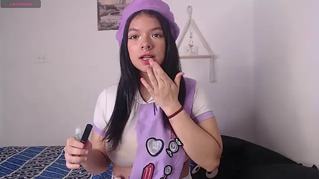 yungelitamor  online show from 02-27-25, 08:17