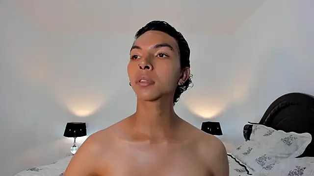 Snapshot of xhenisa_ chatting on 01-12-25, 09:40 xhenisa online show from 01-12-25, 09:40