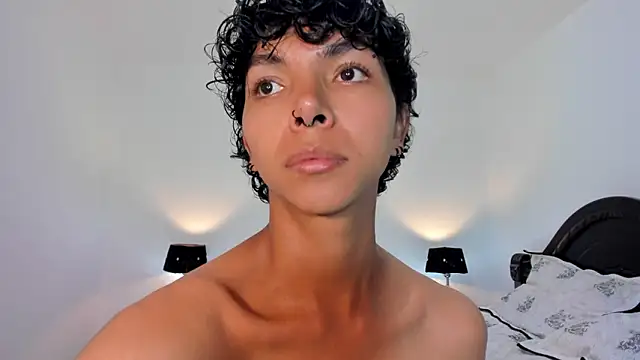 Snapshot of xhenisa_ chatting on 01-17-25, 08:44 xhenisa online show from 01-17-25, 08:44