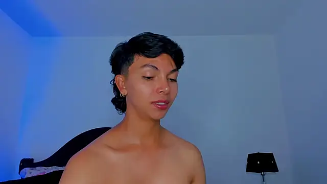 Snapshot of xhenisa_ chatting on 09-10-25, 09:37 xhenisa online show from 09-10-25, 09:37