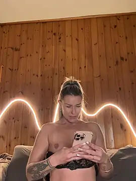 petrouchkaaa  online show from 01-13-26, 08:36