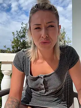 petrouchkaaa  online show from 04-23-26, 08:24