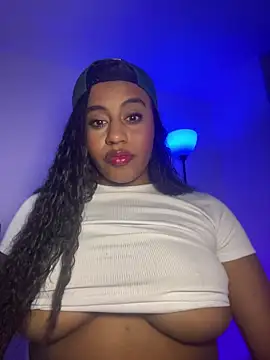 Snapshot of charlotteeruss chatting on 01-14-26, 05:13 charlotteeruss online show from 01-14-26, 05:13