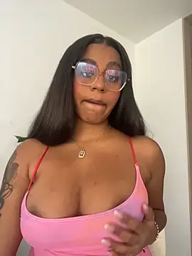 Snapshot of charlotteeruss chatting on 02-08-26, 04:43 charlotteeruss online show from 02-08-26, 04:43