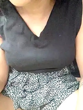 Snapshot of Roshni_98 chatting on 09-22-25, 05:26 Roshni 98 online show from 09-22-25, 05:26