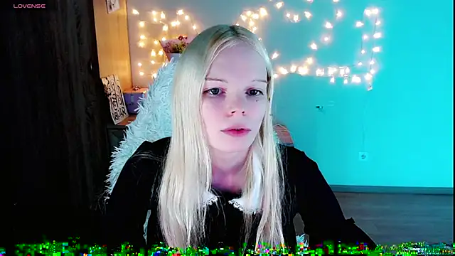 Emily Nyaffee online show from 02-28-25, 01:05