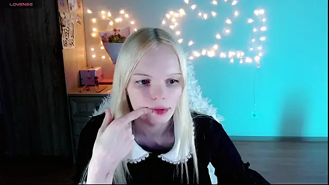 Emily Nyaffee online show from 03-03-25, 06:33