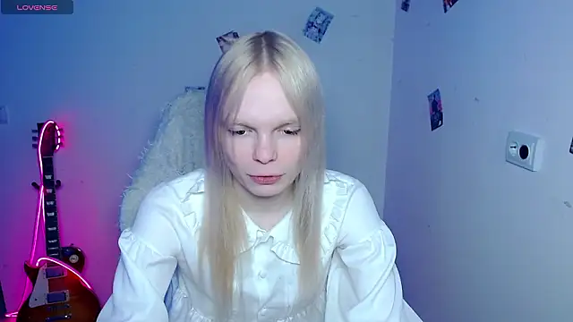 Emily Nyaffee online show from 02-13-26, 02:40