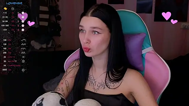 Snapshot of Amanda_Tender chatting on 01-14-25, 08:48 Amanda Tender online show from 01-14-25, 08:48