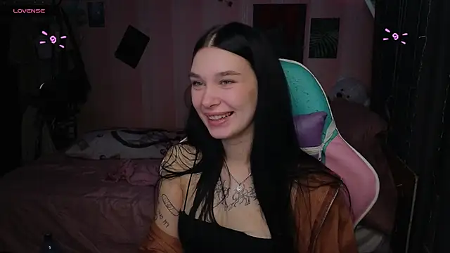 Snapshot of Amanda_Tender chatting on 10-23-25, 11:24 Amanda Tender online show from 10-23-25, 11:24