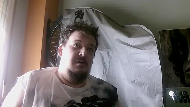 Snapshot of porkorossy chatting on 05-01-26, 07:57 porkorossy online show from 05-01-26, 07:57