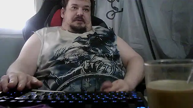 Snapshot of porkorossy chatting on 05-15-26, 07:15 porkorossy online show from 05-15-26, 07:15