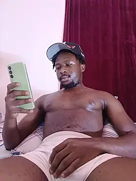 Snapshot of Hornny_Phrase chatting on 07-14-26, 01:39 Hornny Phrase online show from 07-14-26, 01:39