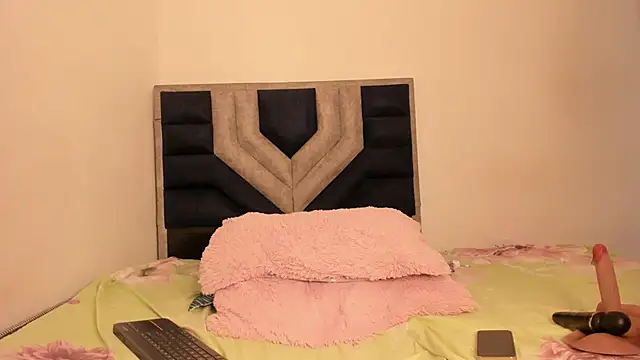 TiiffanyEvans1 online show from 02-17-26, 06:58