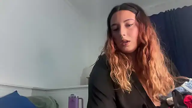 Snapshot of bybabyblue chatting on 11-12-25, 06:19 bybabyblue online show from 11-12-25, 06:19