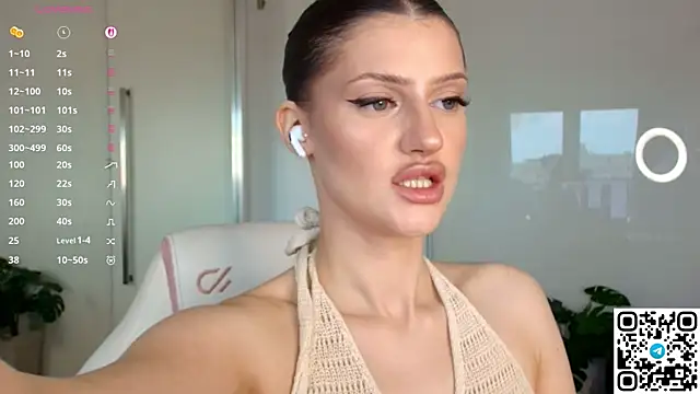 Snapshot of Skinny_Alice chatting on 07-30-26, 11:09 Skinny Alice online show from 07-30-26, 11:09