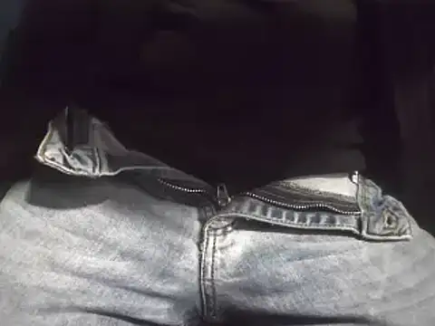 Snapshot of Pol8822 chatting on 01-15-25, 11:21 Pol8822 online show from 01-15-25, 11:21