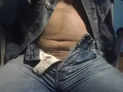 Snapshot of Pol8822 chatting on 01-23-25, 07:29 Pol8822 online show from 01-23-25, 07:29