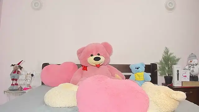 Snapshot of Annatrybebetter chatting on 12-26-24, 09:15 Annatrybebetter online show from 12-26-24, 09:15