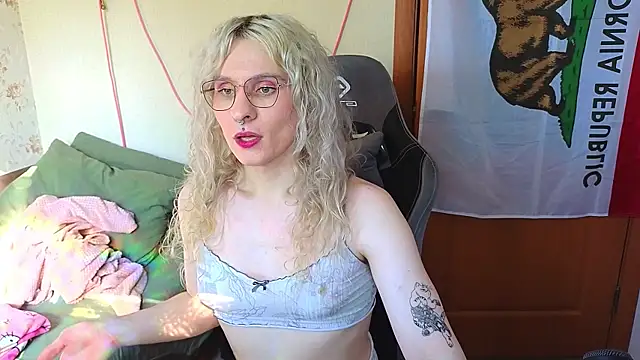 Lori Myaf online show from 05-19-26, 02:01