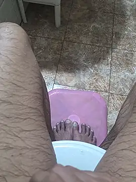 Snapshot of surfer_fun29 chatting on 03-13-25, 03:44 surfer fun29 online show from 03-13-25, 03:44