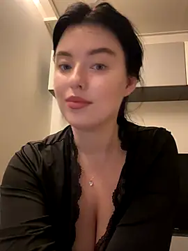 Snapshot of Angela_Fosterr chatting on 10-11-25, 04:38 Angela Fosterr online show from 10-11-25, 04:38