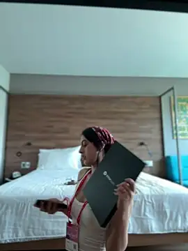 afrodita  25 online show from 04-29-26, 09:21