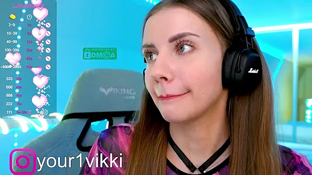 Snapshot of Vikki_Cheese chatting on 01-24-25, 01:57 Vikki Cheese online show from 01-24-25, 01:57