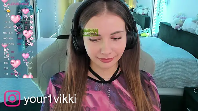 Snapshot of Vikki_Cheese chatting on 01-24-25, 05:00 Vikki Cheese online show from 01-24-25, 05:00