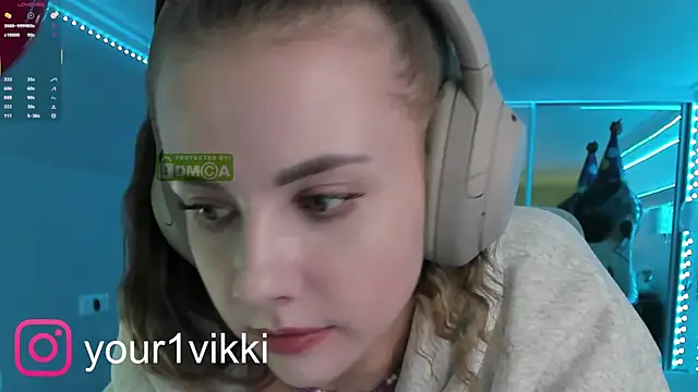 Snapshot of Vikki_Cheese chatting on 02-13-25, 01:37 Vikki Cheese online show from 02-13-25, 01:37