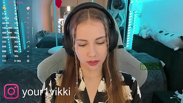 Snapshot of Vikki_Cheese chatting on 02-20-25, 06:24 Vikki Cheese online show from 02-20-25, 06:24