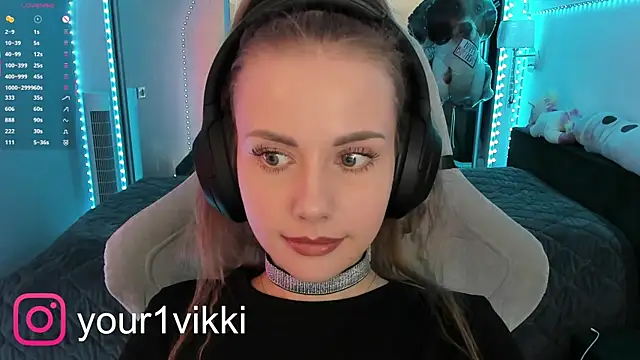 Snapshot of Vikki_Cheese chatting on 02-28-25, 05:59 Vikki Cheese online show from 02-28-25, 05:59