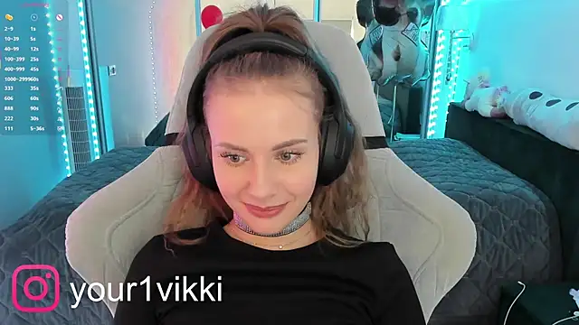 Snapshot of Vikki_Cheese chatting on 02-28-25, 12:09 Vikki Cheese online show from 02-28-25, 12:09