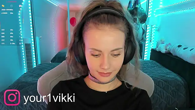 Snapshot of Vikki_Cheese chatting on 02-28-25, 06:20 Vikki Cheese online show from 02-28-25, 06:20