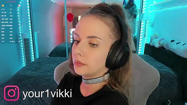 Snapshot of Vikki_Cheese chatting on 03-02-25, 12:32 Vikki Cheese online show from 03-02-25, 12:32