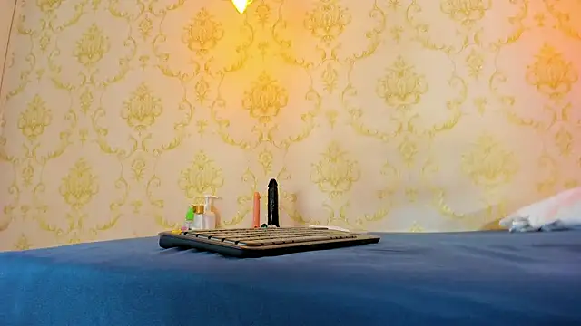 BRITANY WELLS  online show from 11-18-25, 12:42