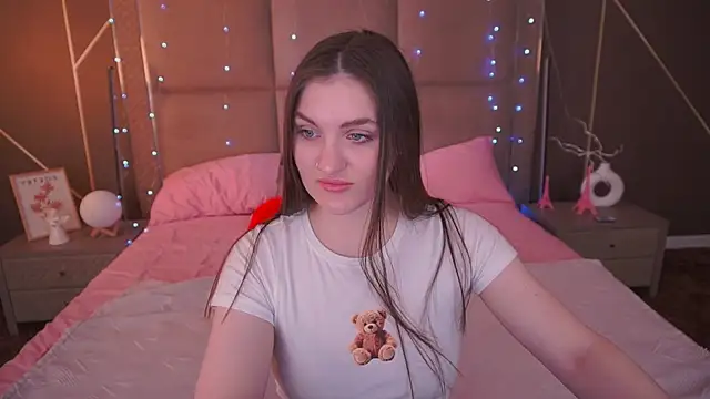 EmmyCharmm online show from 03-18-26, 06:49