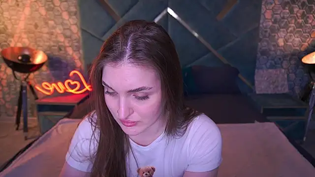 EmmyCharmm online show from 03-29-26, 05:51