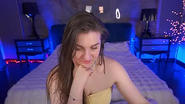 EmmyCharmm online show from 06-16-26, 05:54
