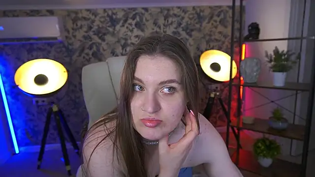 EmmyCharmm online show from 06-26-26, 05:45